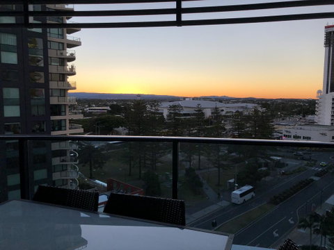 Upmarket Resort At Oracle Broadbeach URGC - Hotel QLD 1