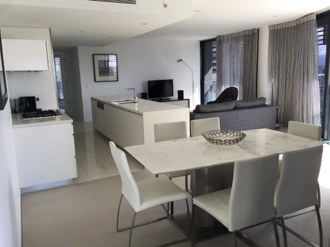 Upmarket Resort At Oracle Broadbeach URGC - Hotel QLD 0