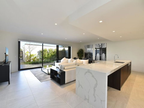 Villa Positano Waterside At Trinity Point - Hotel QLD 3