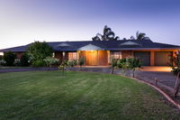 Book Mildura Accommodation Vacations Hotel QLD Hotel QLD