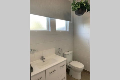 Walk To Lamberts Beach With Wi-fi And Netflix - Hotel QLD 3