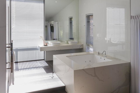 Hepburn Springs Escape - Hotel QLD 4