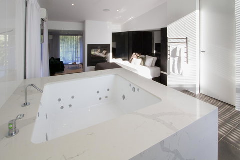 Hepburn Springs Escape - Hotel QLD 10