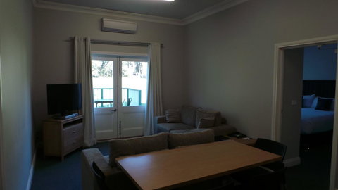 Oscar\'s On The Yarra - Hotel QLD 21