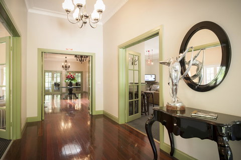 Oscar\'s On The Yarra - Hotel QLD 8