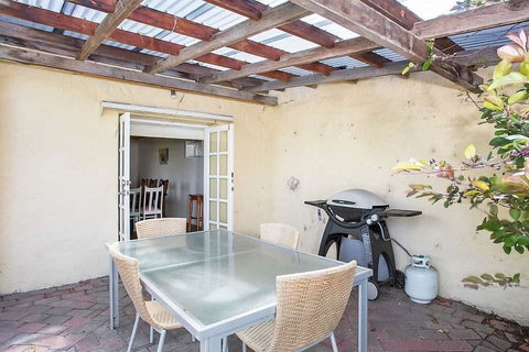 Plummers Mill - Central Townhouse - Hotel QLD 6