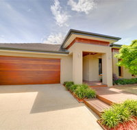 Newington Lakehouse - Hotel QLD
