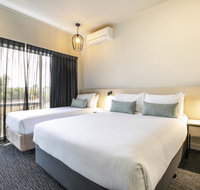 Nightcap at Excelsior Hotel - Hotel QLD