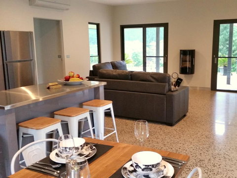 3 Bells Alpine Cottage - Hotel QLD 15