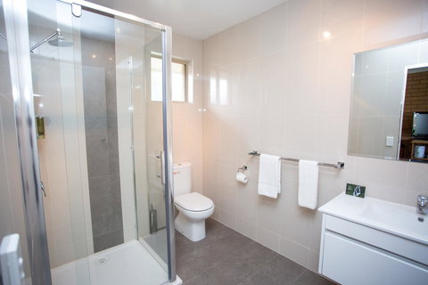 Blue Whale Motor Inn & Apartments - Hotel QLD 15