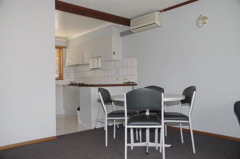 Blue Whale Motor Inn & Apartments - Hotel QLD 28