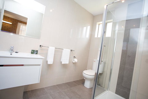 Blue Whale Motor Inn & Apartments - Hotel QLD 7