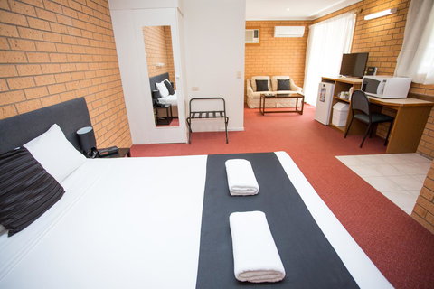 Blue Whale Motor Inn & Apartments - Hotel QLD 3