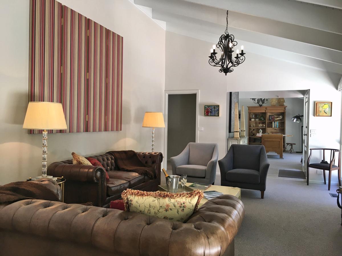 Hesket VIC Hotel QLD