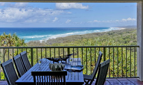 Whale Watch Ocean Beach Resort - Hotel QLD 1