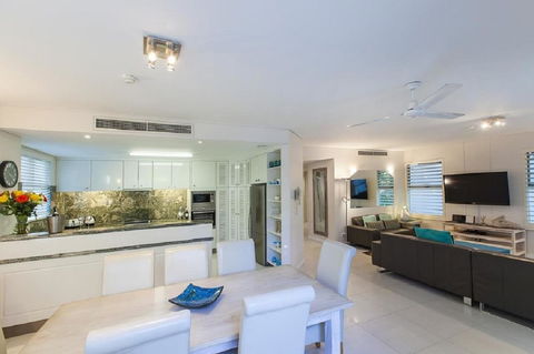 Emerald Noosa - Hotel QLD 9
