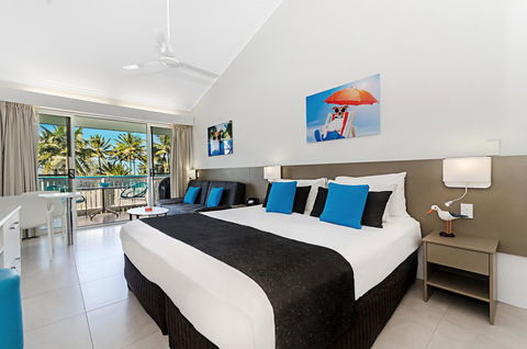 By The Sea Port Douglas - Hotel QLD 4