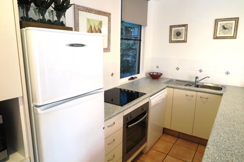 The Hastings Beach Houses - Hotel QLD 40