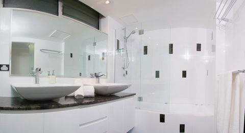 Poinciana 112 - Hotel QLD 11