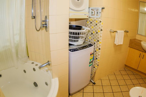 Grand Palais Boolarong Beachside Apartments - Hotel QLD 37