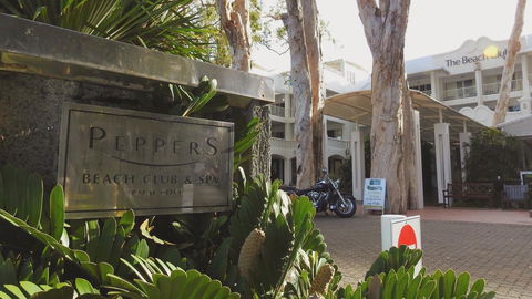 Palm Cove Paradise - Couples Spa Beach Getaway - Hotel QLD 2