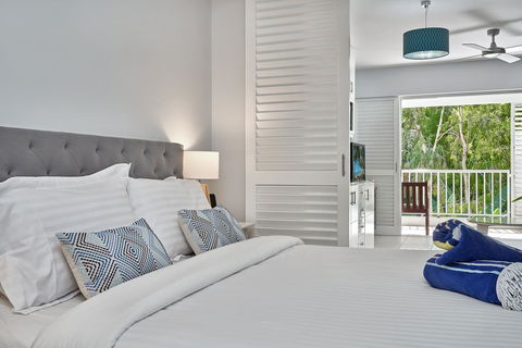 Palm Cove Paradise - Couples Spa Beach Getaway - Hotel QLD 7