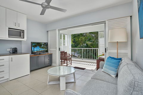 Palm Cove Paradise - Couples Spa Beach Getaway - Hotel QLD 11
