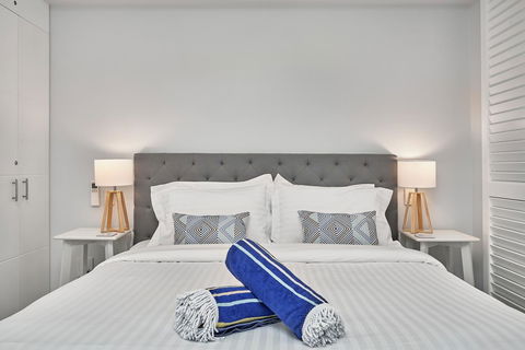 Palm Cove Paradise - Couples Spa Beach Getaway - Hotel QLD 6