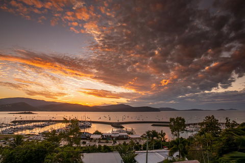 Sunlit Waters Studio Apartments - Hotel QLD 15