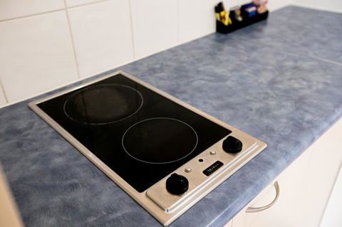 Sunlit Waters Studio Apartments - Hotel QLD 35