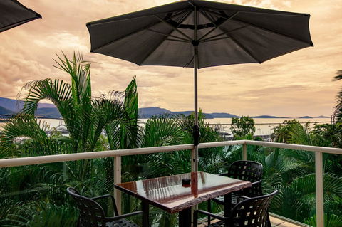 Sunlit Waters Studio Apartments - Hotel QLD 33