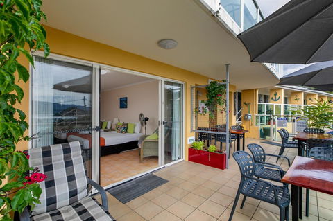 Sunlit Waters Studio Apartments - Hotel QLD 31
