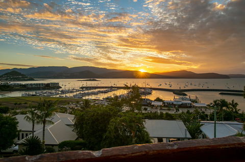 Sunlit Waters Studio Apartments - Hotel QLD 18