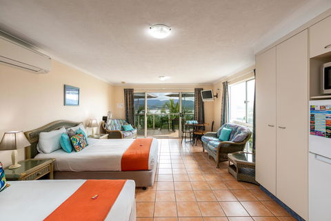 Sunlit Waters Studio Apartments - Hotel QLD 39