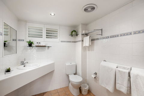 Sunlit Waters Studio Apartments - Hotel QLD 36