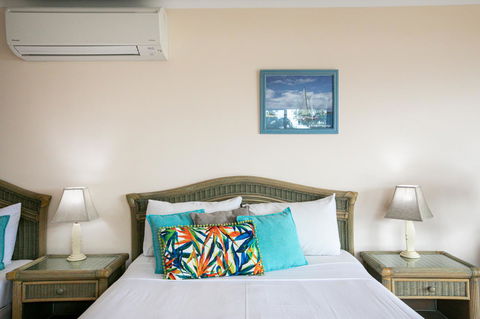 Sunlit Waters Studio Apartments - Hotel QLD 34
