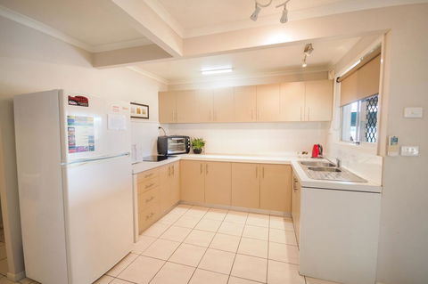 Airlie Apartments - Hotel QLD 6