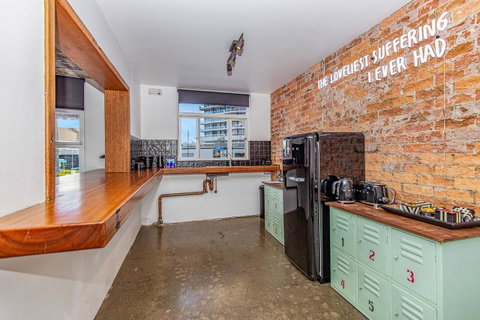 The Pink Hotel Coolangatta - Hotel QLD 4