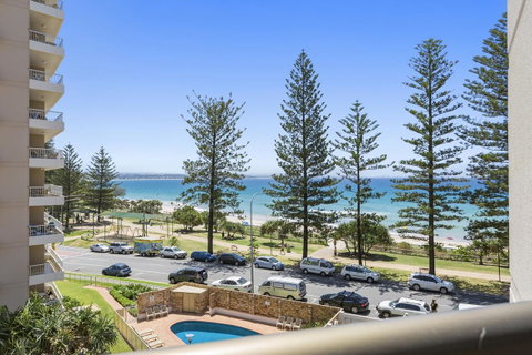 Columbia Beachfront Apartments On Rainbow Bay - Hotel QLD 18
