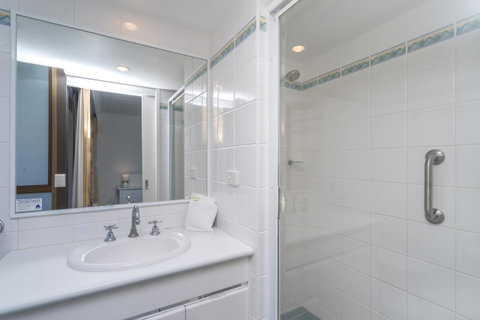 Columbia Beachfront Apartments On Rainbow Bay - Hotel QLD 16