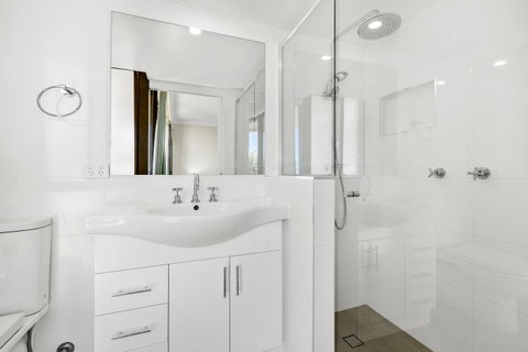 Columbia Beachfront Apartments On Rainbow Bay - Hotel QLD 19