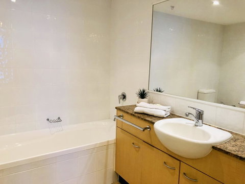 Kirra Beach Apartments - Hotel QLD 6