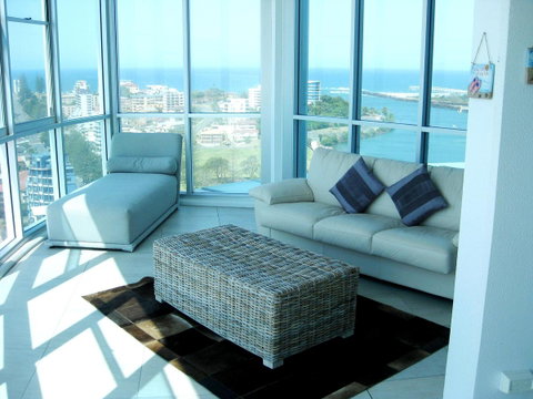 Reflection On The Sea - Hotel QLD 36