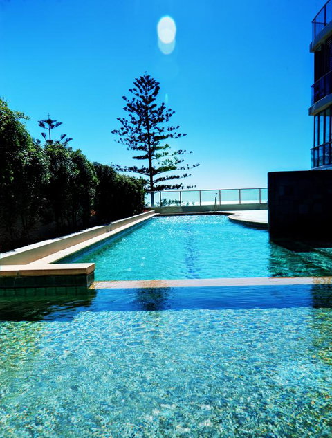 Reflection On The Sea - Hotel QLD 29
