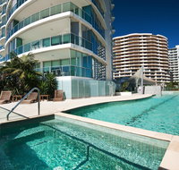 Reflection on the Sea - Hotel QLD