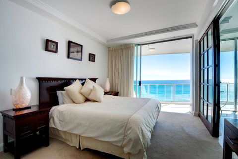 Reflection On The Sea - Hotel QLD 38