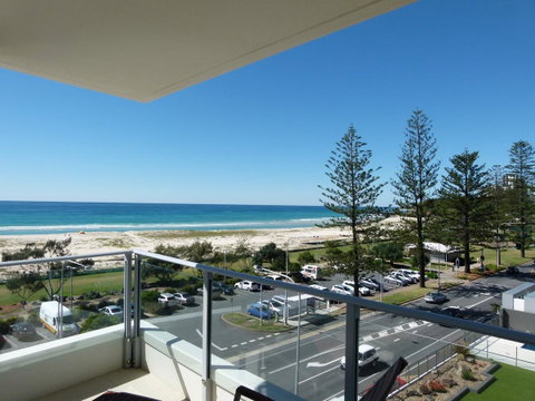 Pure Kirra - Hotel QLD 12