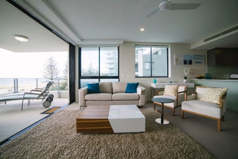 Pure Kirra - Hotel QLD 9