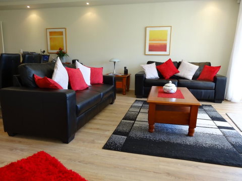 Waterfront Resort Villa With Buggy - Hotel QLD 4