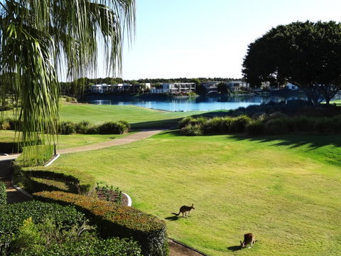 Waterfront Resort Villa With Buggy - Hotel QLD 3